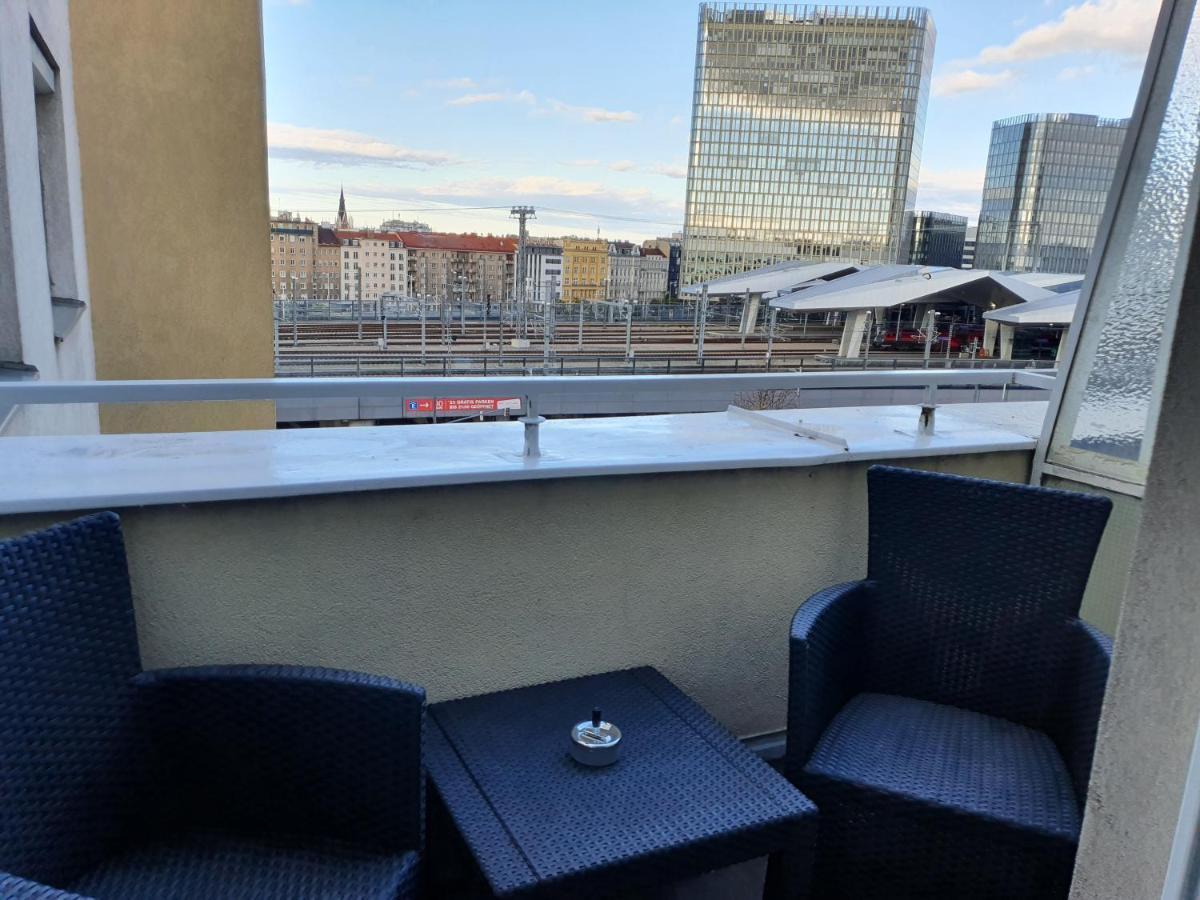 Apartment Smarte Dachgeschosswohnung Mit 2 Terrassen Direkt Am Hauptbahnhof *