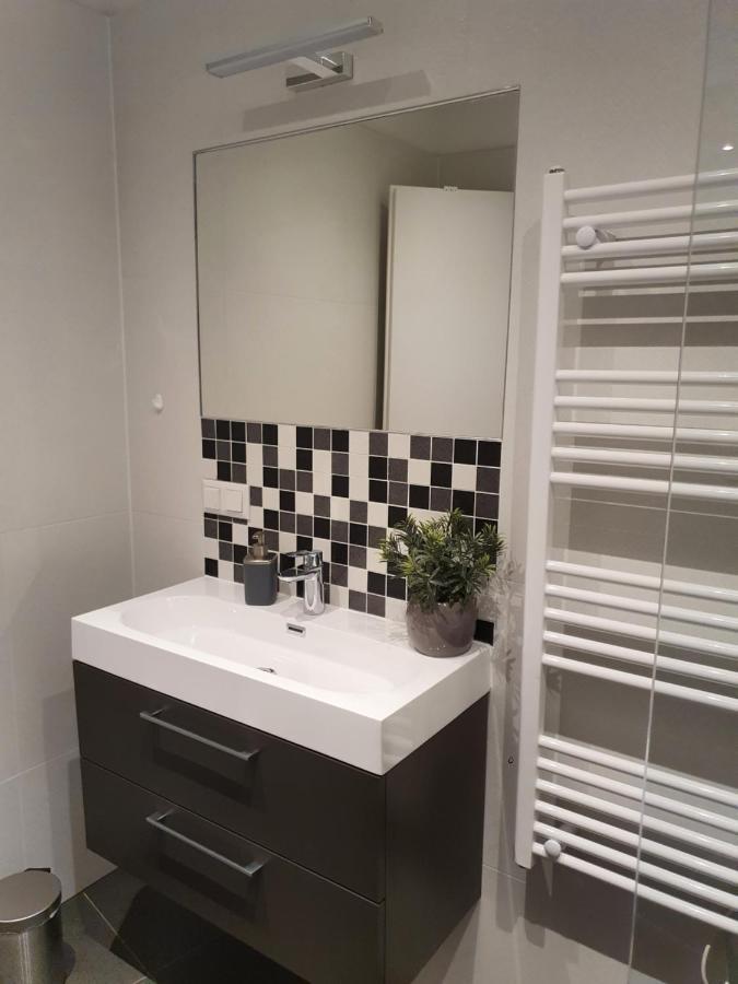 Smarte Dachgeschosswohnung Mit 2 Terrassen Direkt Am Hauptbahnhof Wenen