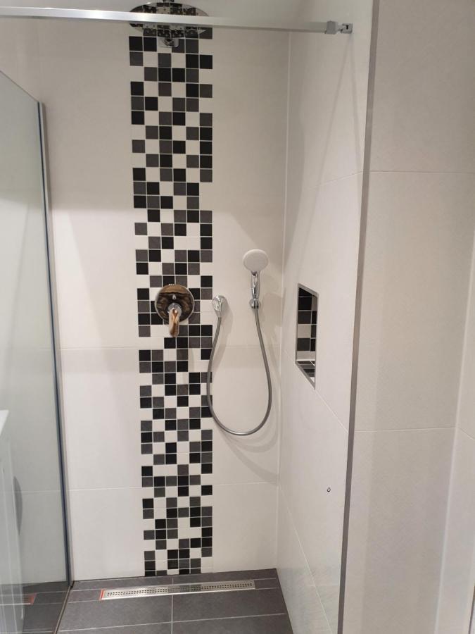 Smarte Dachgeschosswohnung Mit 2 Terrassen Direkt Am Hauptbahnhof Appartement Wenen